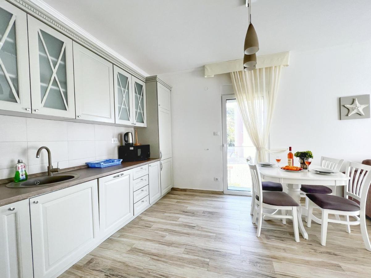 Yourhome Beach First Line Dobra Voda Ngoại thất bức ảnh