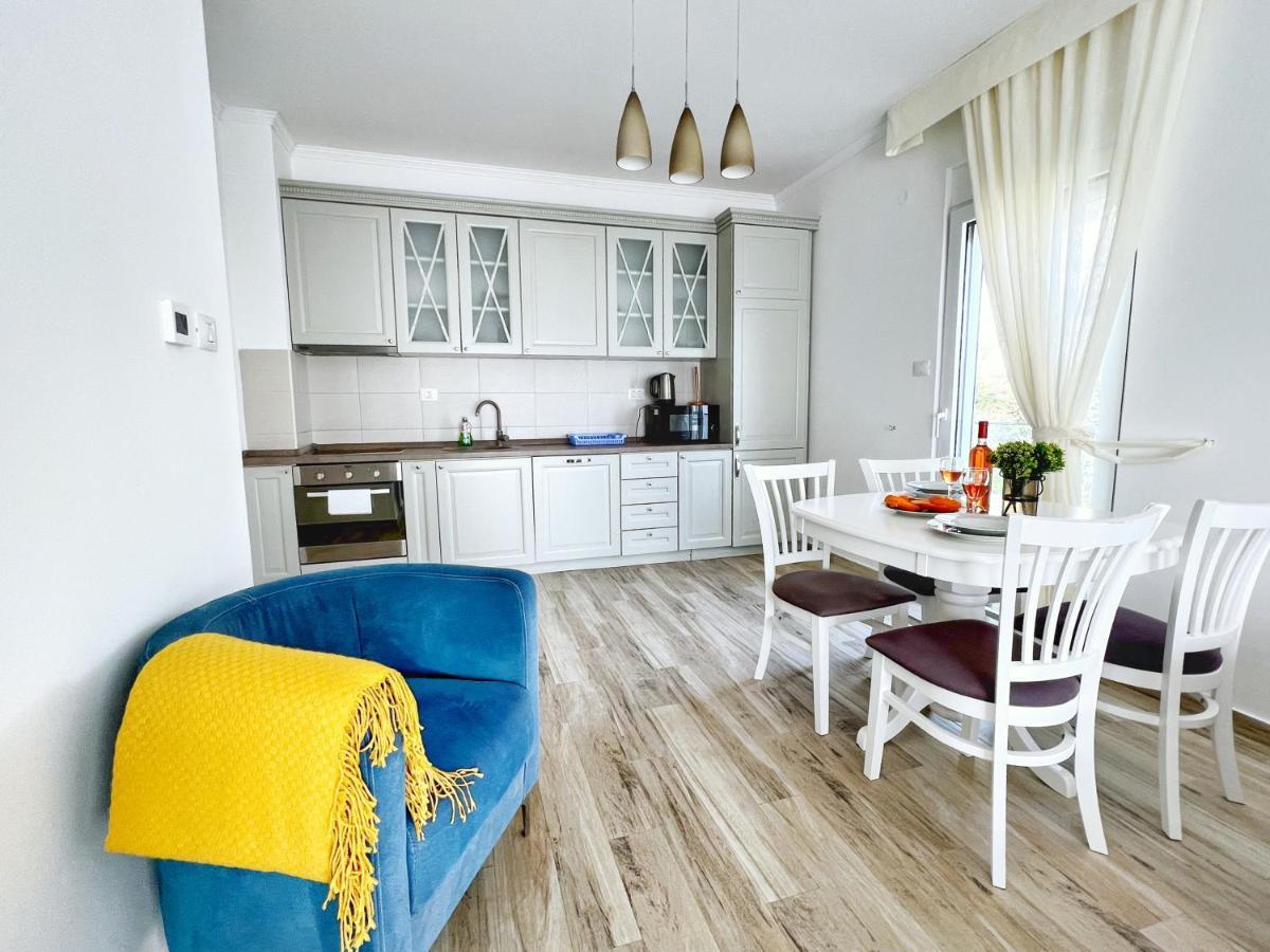 Yourhome Beach First Line Dobra Voda Ngoại thất bức ảnh