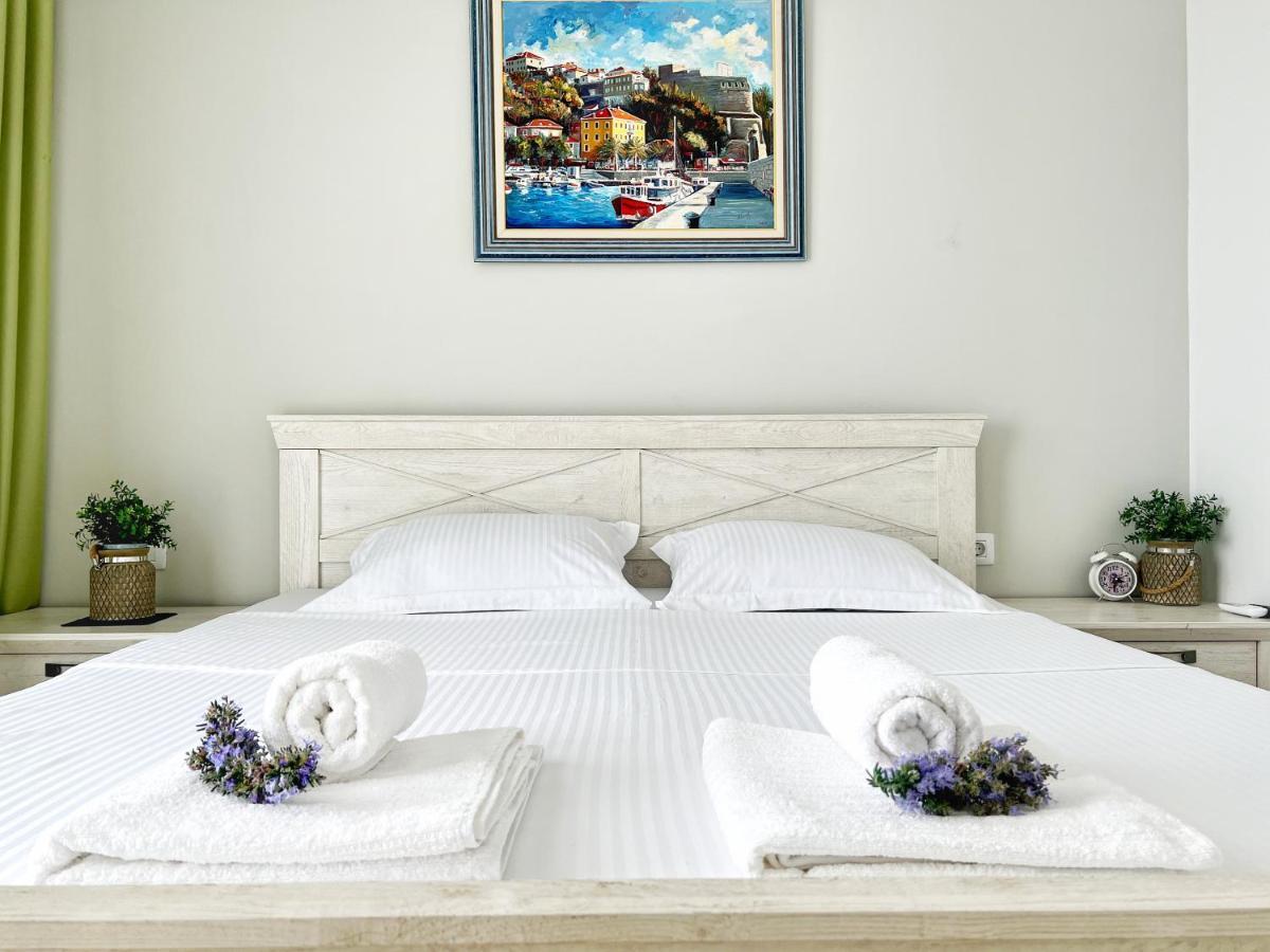 Yourhome Beach First Line Dobra Voda Ngoại thất bức ảnh