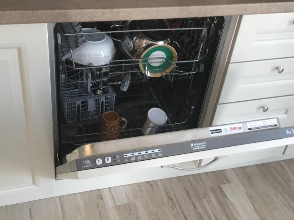 Yourhome Beach First Line Dobra Voda Ngoại thất bức ảnh